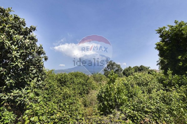 casa indipendente in vendita ad Acireale