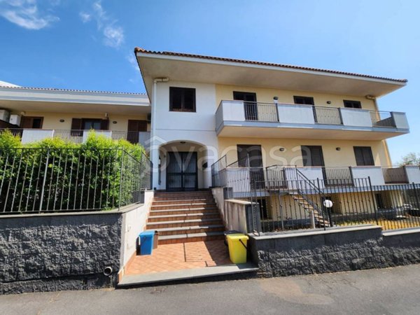 appartamento in vendita ad Acireale in zona Pozzillo