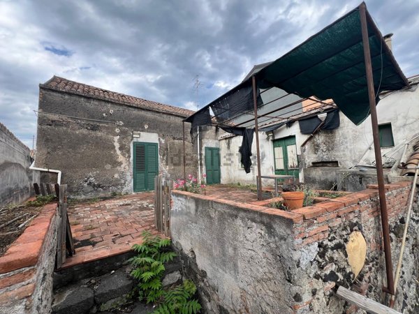 appartamento in vendita ad Acireale in zona Pozzillo