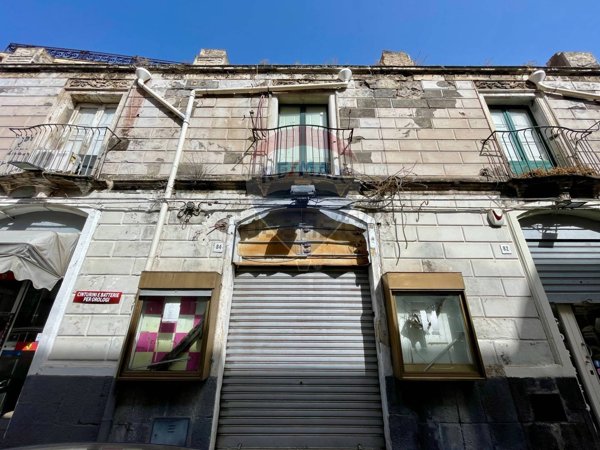 negozio in vendita ad Acireale in zona Centro Storico
