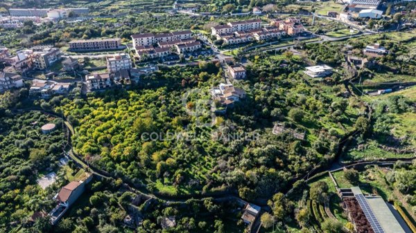 terreno agricolo in vendita ad Acireale in zona Aci Platani