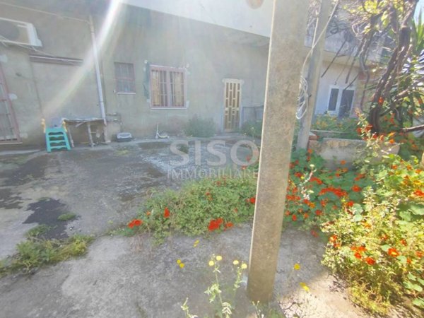 appartamento in vendita ad Acireale in zona Aci Platani