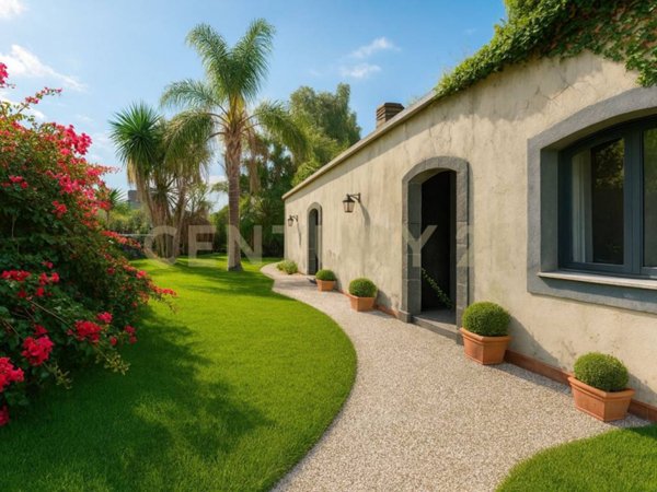 casa indipendente in vendita ad Acireale in zona Piano d'Api