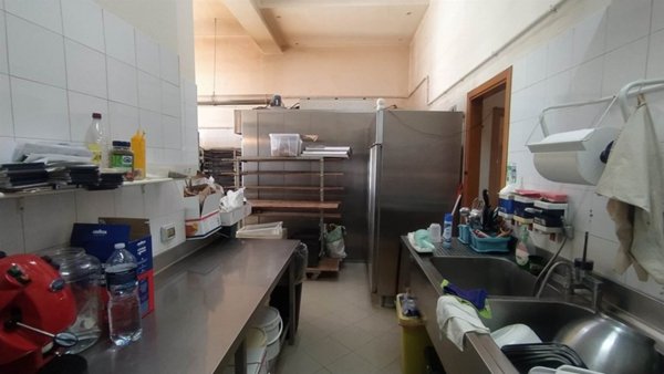 negozio in vendita ad Acireale