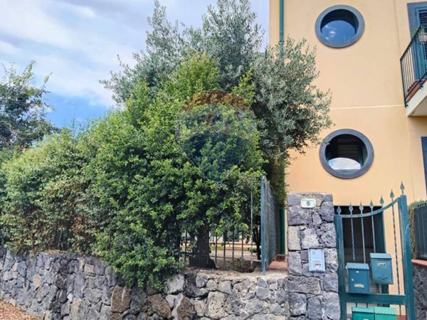 appartamento in vendita ad Acireale in zona Pozzillo