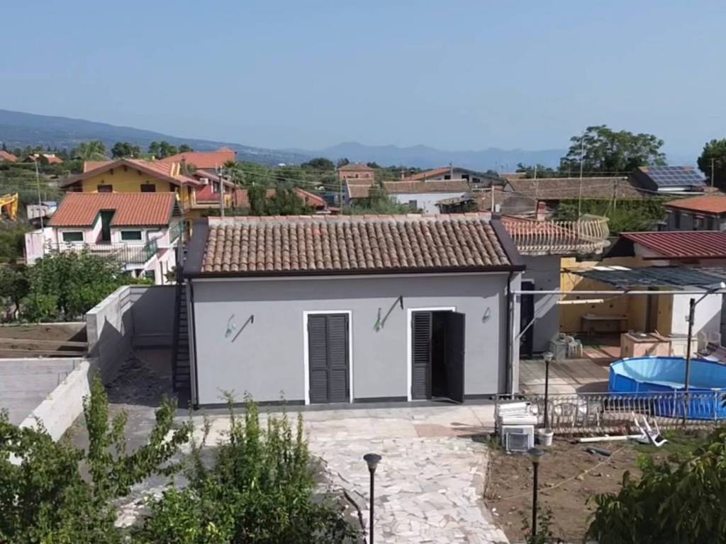 villa in vendita ad Acireale in zona Piano d'Api