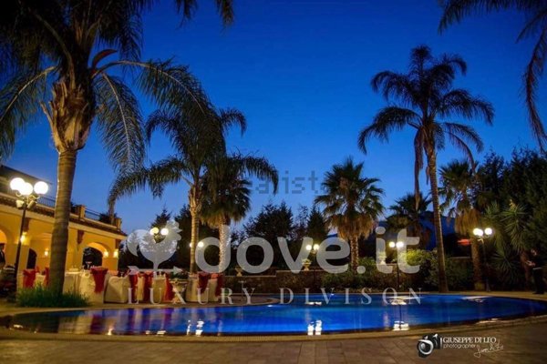 casa indipendente in vendita ad Acireale in zona Santa Tecla