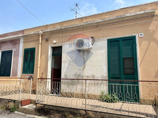 casa indipendente in vendita ad Acireale in zona Scillichenti