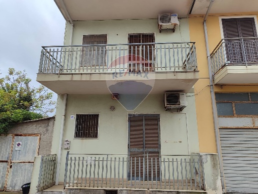 casa indipendente in vendita ad Acireale in zona Stazzo