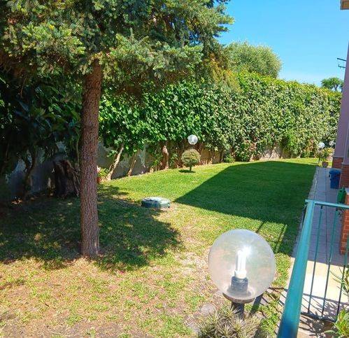 casa indipendente in vendita ad Acireale