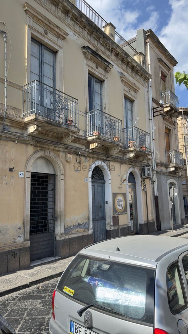 appartamento in vendita ad Acireale in zona Centro Storico