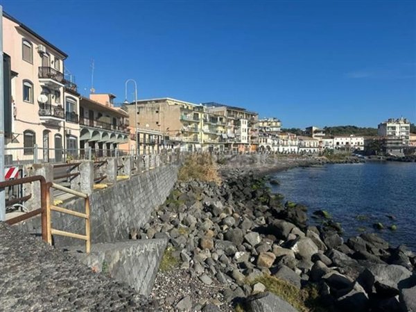 appartamento in vendita ad Acireale in zona Capo Mulini