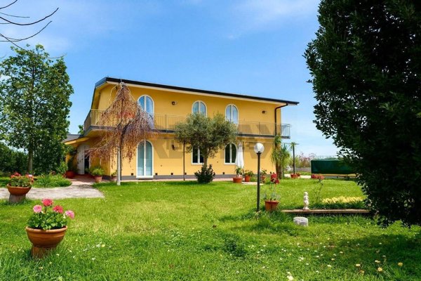 casa indipendente in vendita ad Acireale in zona Pennisi