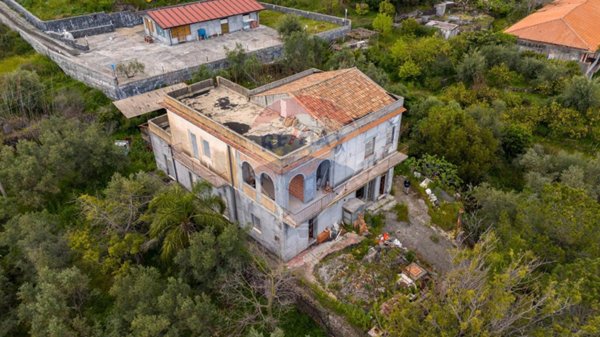 casa indipendente in vendita ad Acireale in zona Guardia