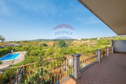 casa indipendente in vendita ad Acireale in zona Pozzillo