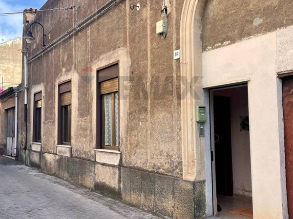 casa indipendente in vendita ad Acireale