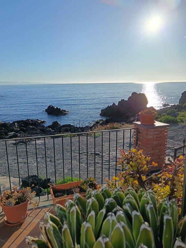 casa indipendente in vendita ad Acireale