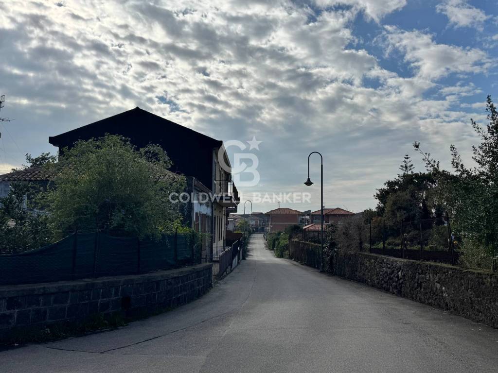 appartamento in vendita ad Acireale in zona Stazzo