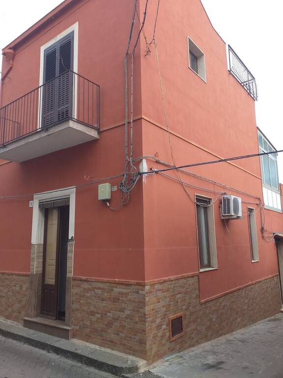 casa indipendente in vendita ad Acireale