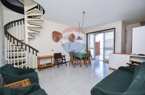 appartamento in vendita ad Acireale in zona Pozzillo