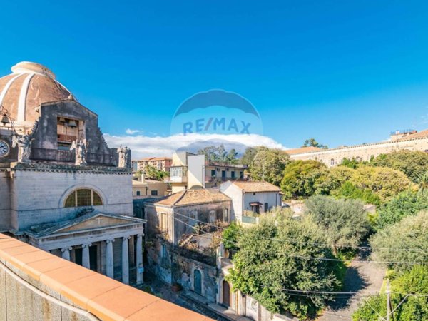 appartamento in vendita ad Acireale in zona Centro Storico