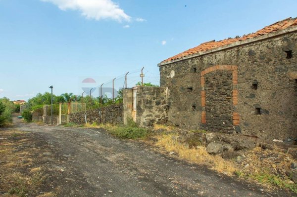 casa indipendente in vendita ad Acireale in zona Santa Tecla