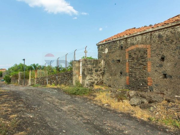 casa indipendente in vendita ad Acireale in zona Santa Tecla