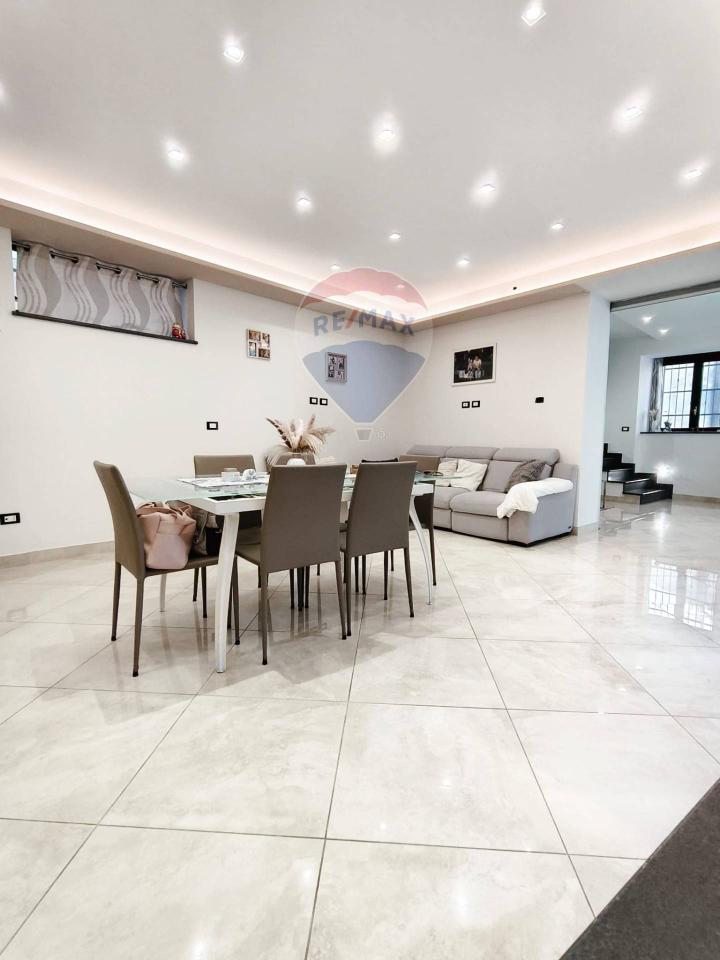 casa indipendente in vendita ad Acireale