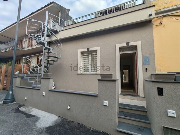 casa indipendente in vendita ad Acireale in zona Scillichenti