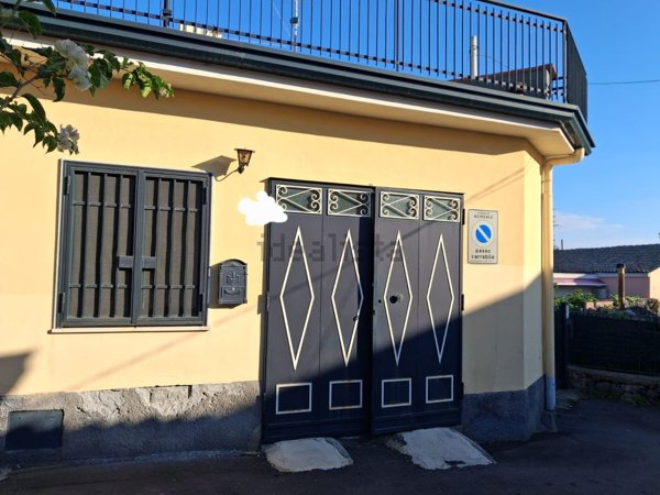 casa indipendente in vendita ad Acireale in zona Santa Tecla