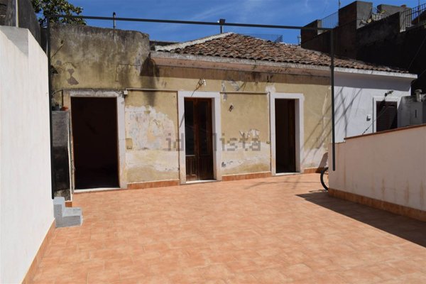 casa indipendente in vendita ad Acireale