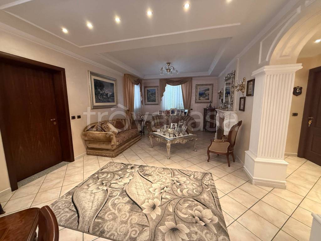 appartamento in vendita ad Acireale in zona Centro Storico