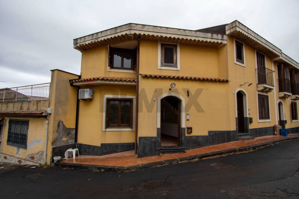 casa indipendente in vendita ad Acireale