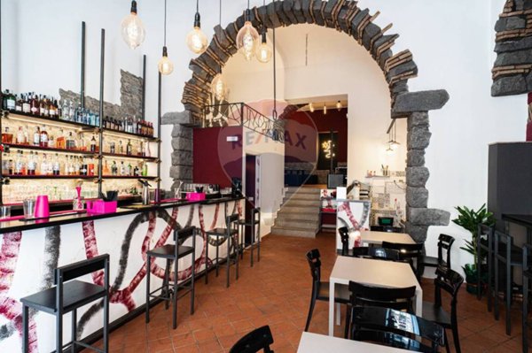 negozio in vendita ad Acireale in zona Centro Storico