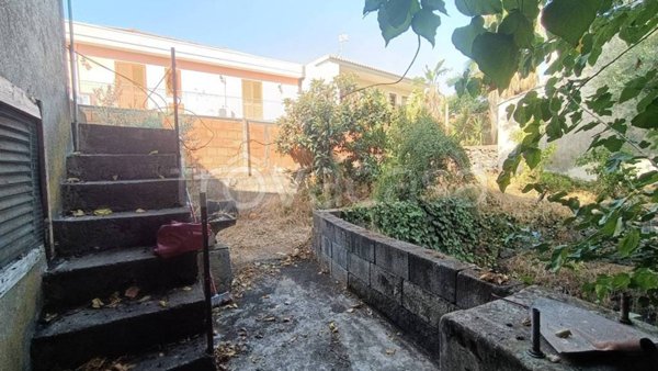 casa semindipendente in vendita ad Acireale in zona Guardia