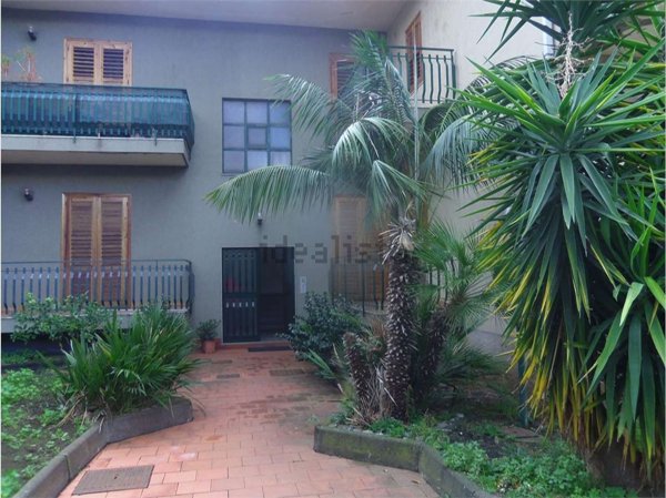 appartamento in vendita ad Acireale in zona Pozzillo