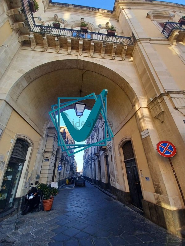 appartamento in vendita ad Acireale in zona Centro Storico