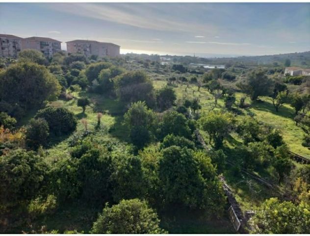 terreno agricolo in vendita ad Acireale in zona Aci Platani