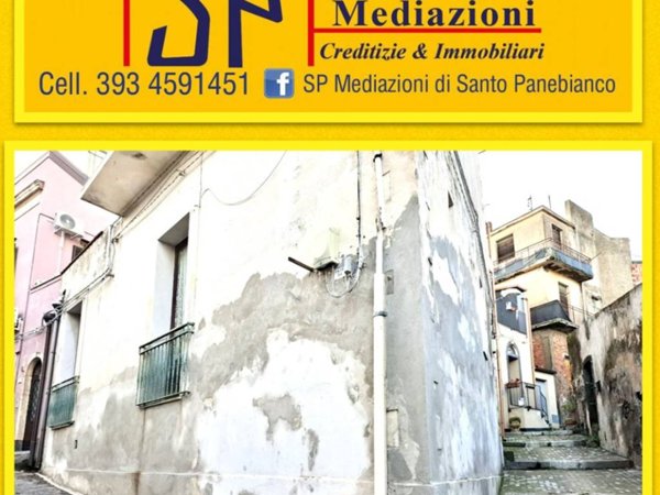 casa indipendente in vendita ad Acireale in zona Centro Storico