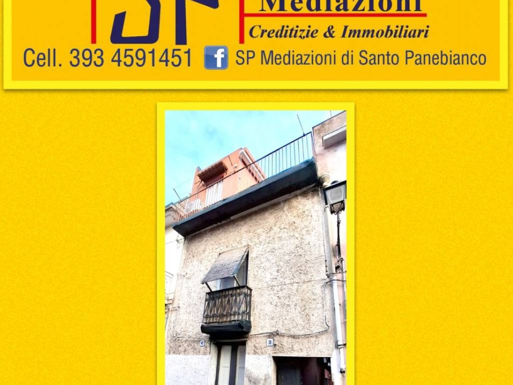 casa indipendente in vendita ad Acireale in zona Centro Storico