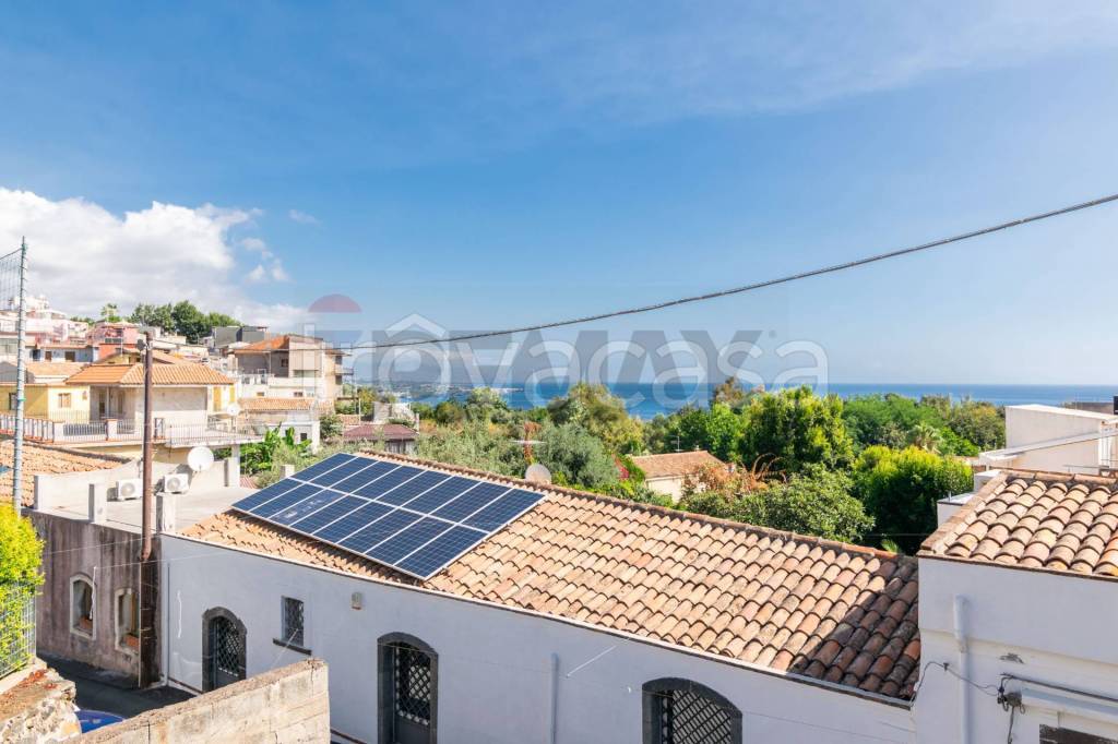appartamento in vendita ad Acireale in zona Santa Caterina
