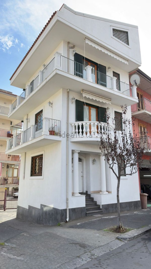 casa indipendente in vendita ad Acireale