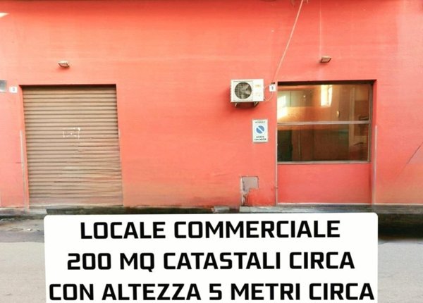 negozio in vendita ad Acireale