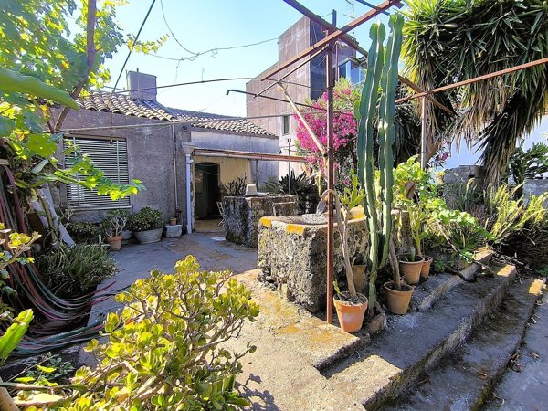 casa indipendente in vendita ad Acireale