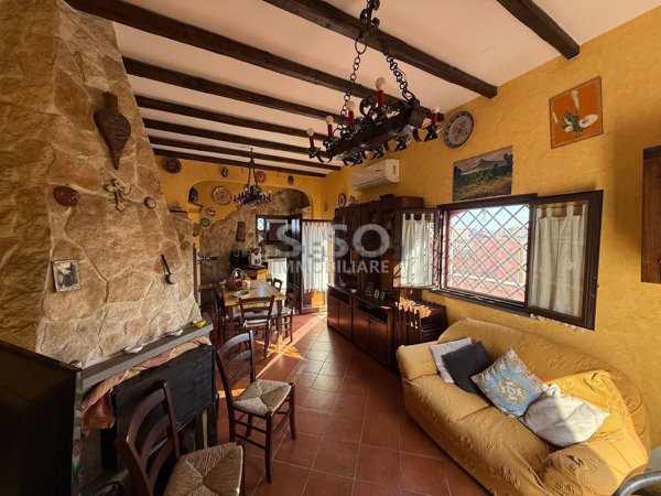 casa indipendente in vendita ad Acireale in zona Centro Storico