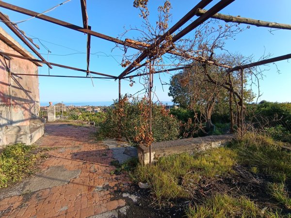casa indipendente in vendita ad Acireale in zona Stazzo