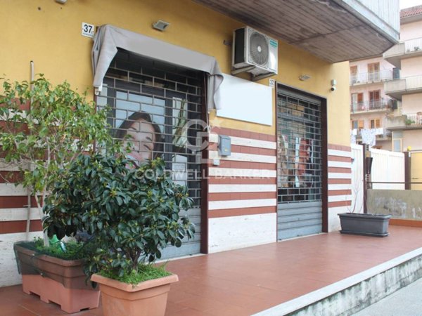 negozio in vendita ad Acireale in zona San Giovanni