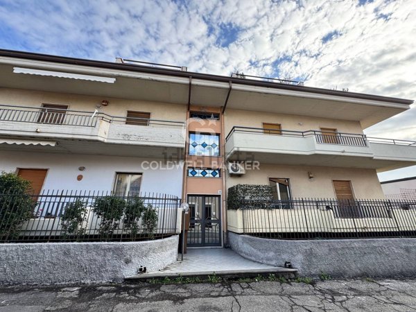 appartamento in vendita ad Acireale in zona Stazzo