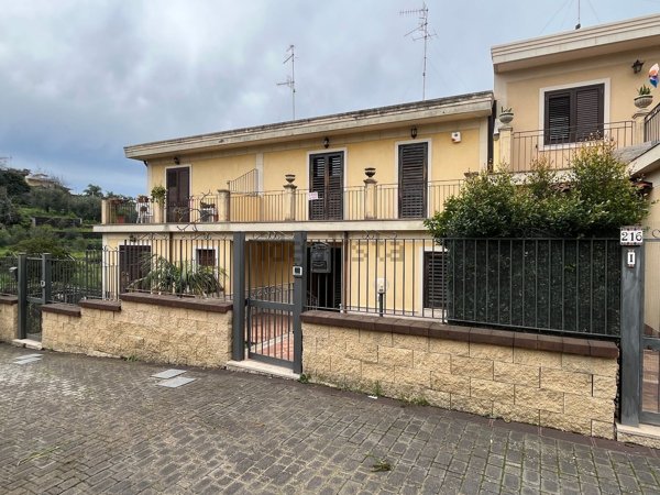 casa indipendente in vendita ad Acireale