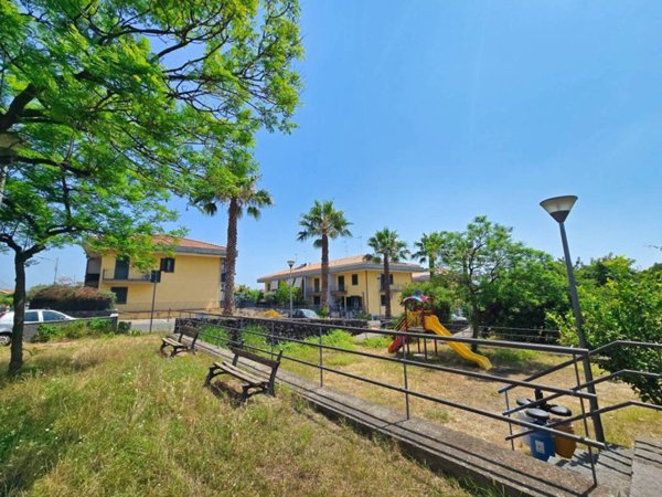 casa indipendente in vendita ad Acireale in zona Pozzillo